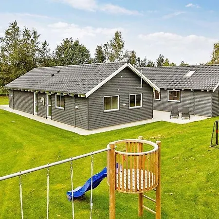 Sleeps 18 Pool Wifi بيت للعطل Højby
