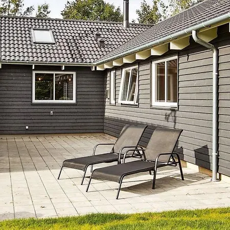 Sleeps 18 Pool Wifi بيت للعطل Højby